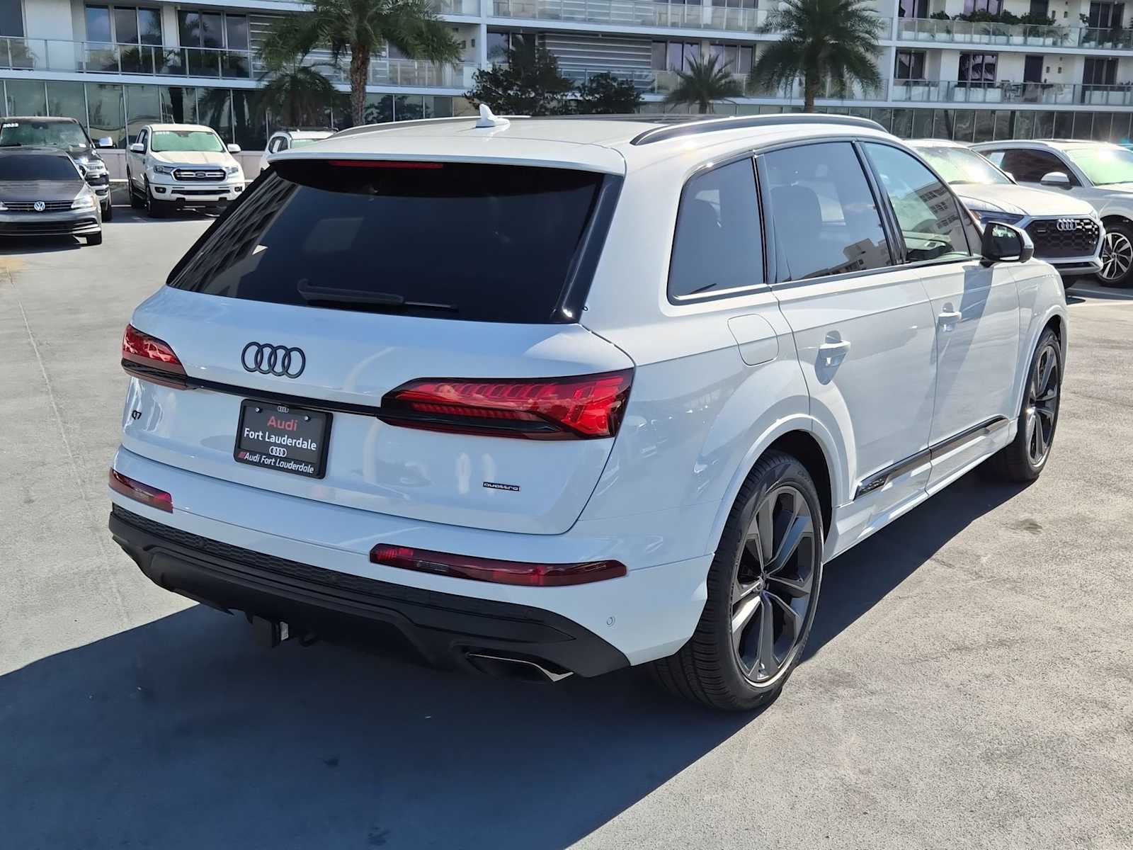 Thumbnail: 2026 Audi Q7 - 6