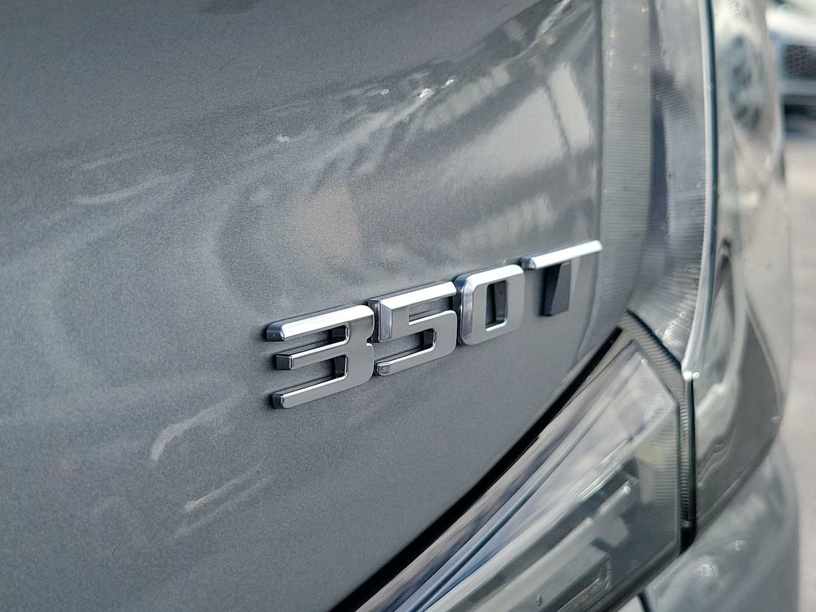 Thumbnail: 2024 Cadillac XT4 - 11