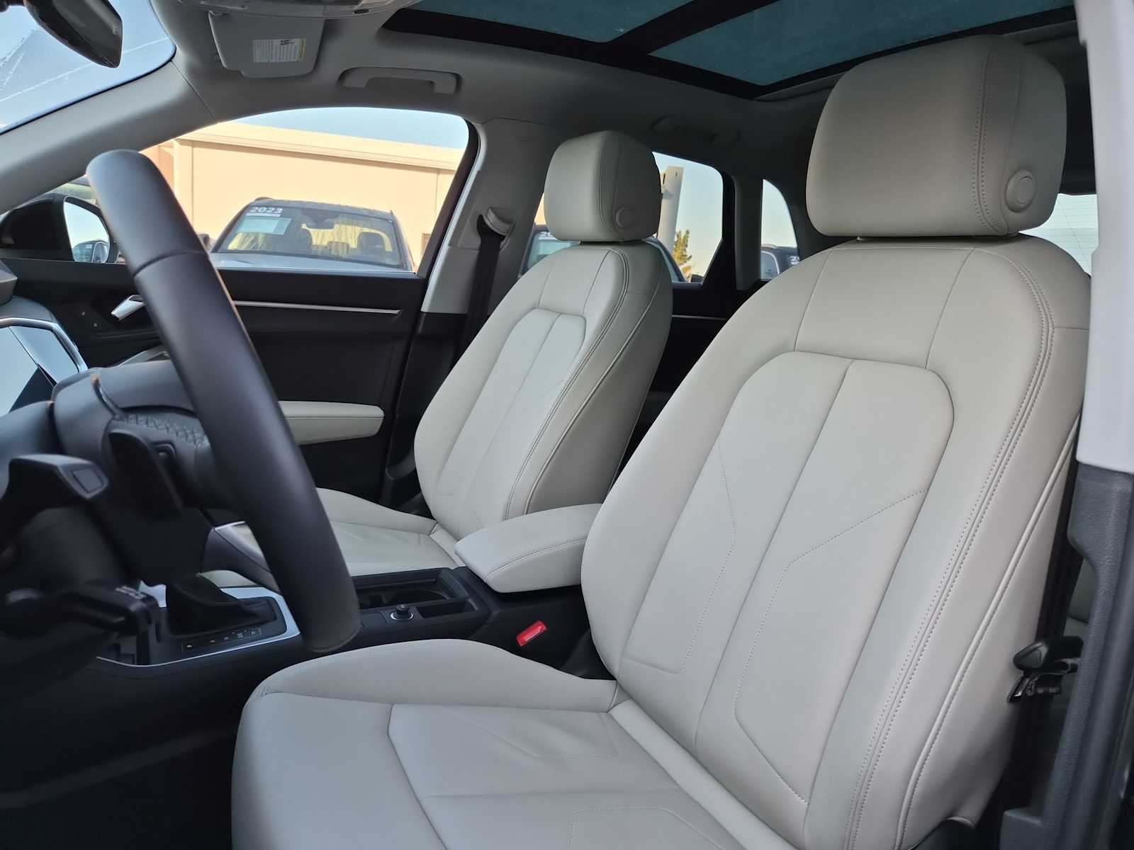 Thumbnail: 2025 Audi Q3 - 15