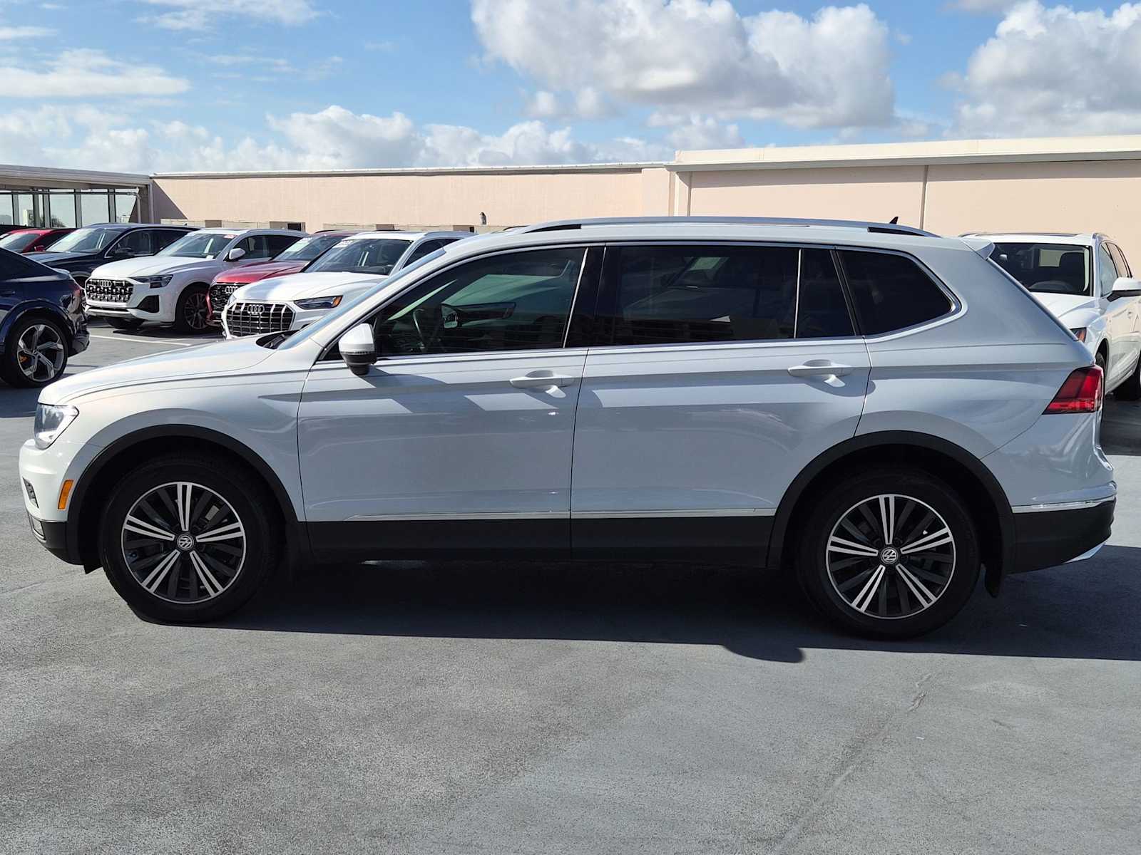 Thumbnail: 2018 Volkswagen Tiguan - 3