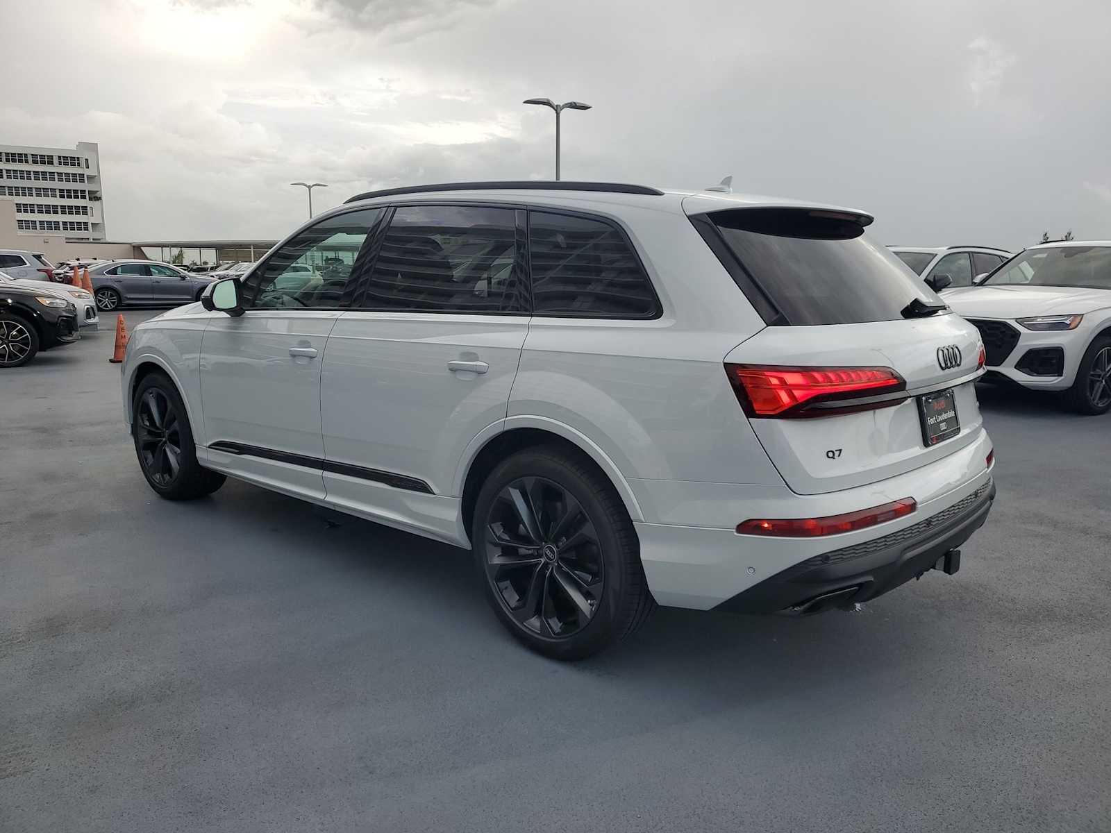 Thumbnail: 2025 Audi Q7 - 4