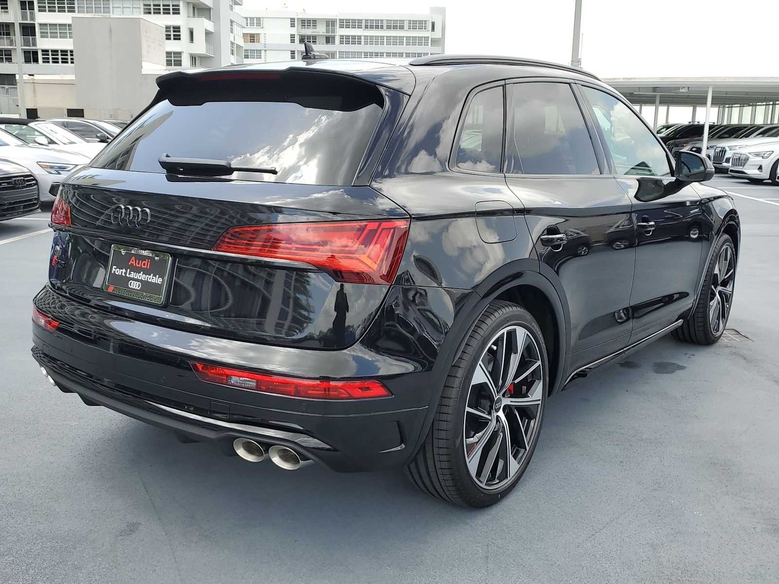 Thumbnail: 2023 Audi SQ5 - 6
