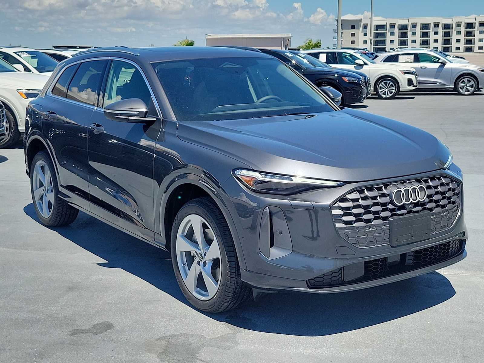 Thumbnail: 2025 Audi Q5 - 8