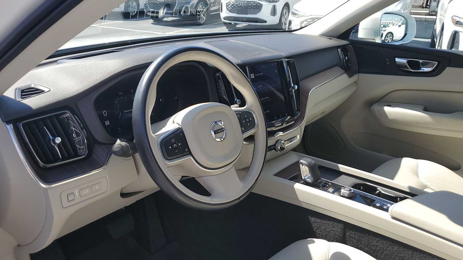 Thumbnail: 2022 Volvo XC60 - 2