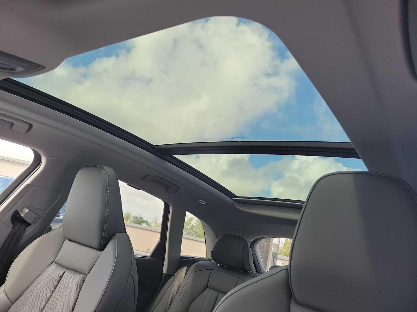 Thumbnail: 2025 Audi Q5 - 18