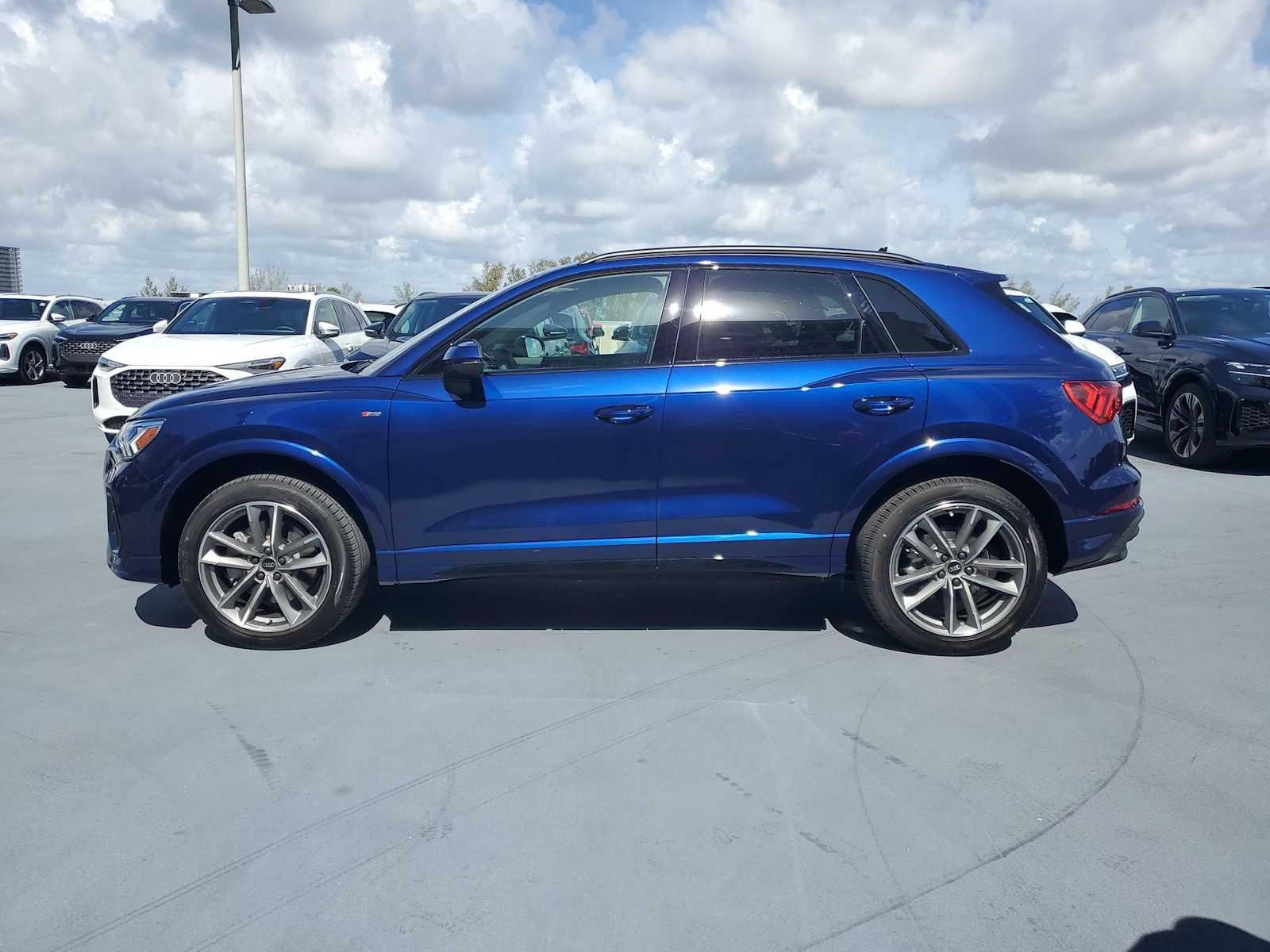 Thumbnail: 2025 Audi Q3 - 3