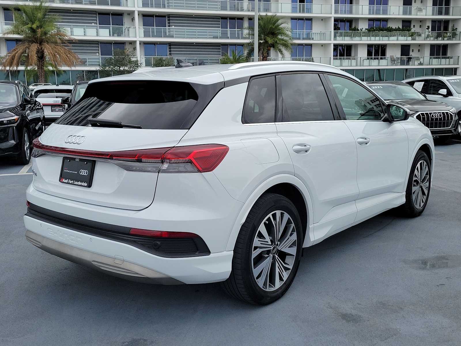 Thumbnail: 2023 Audi Q4 e-tron - 6