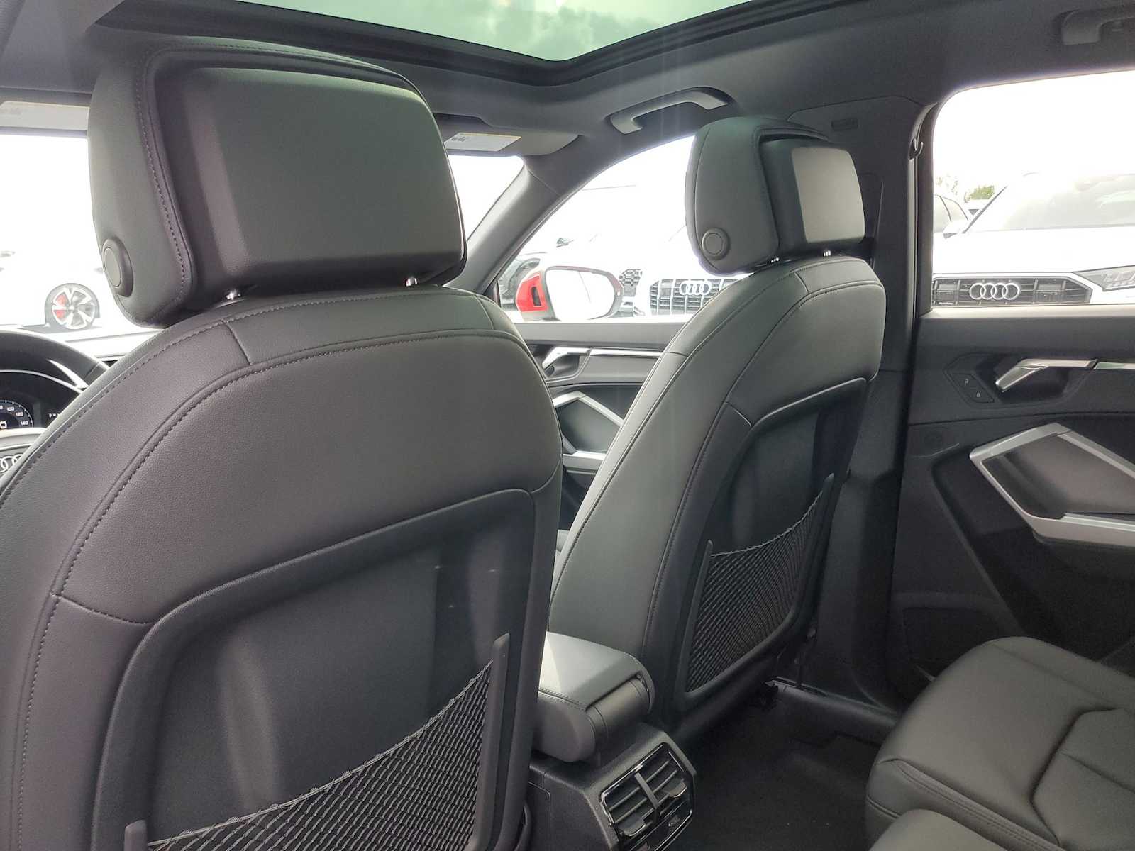 Thumbnail: 2024 Audi Q3 - 17