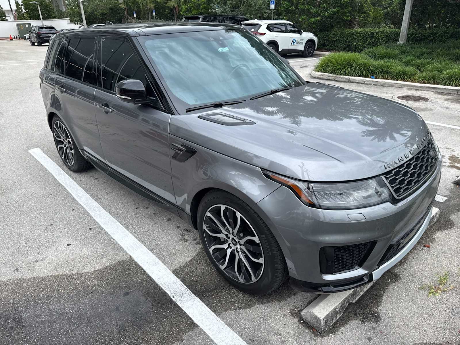 Thumbnail: 2022 Land Rover Range Rover Sport - 2