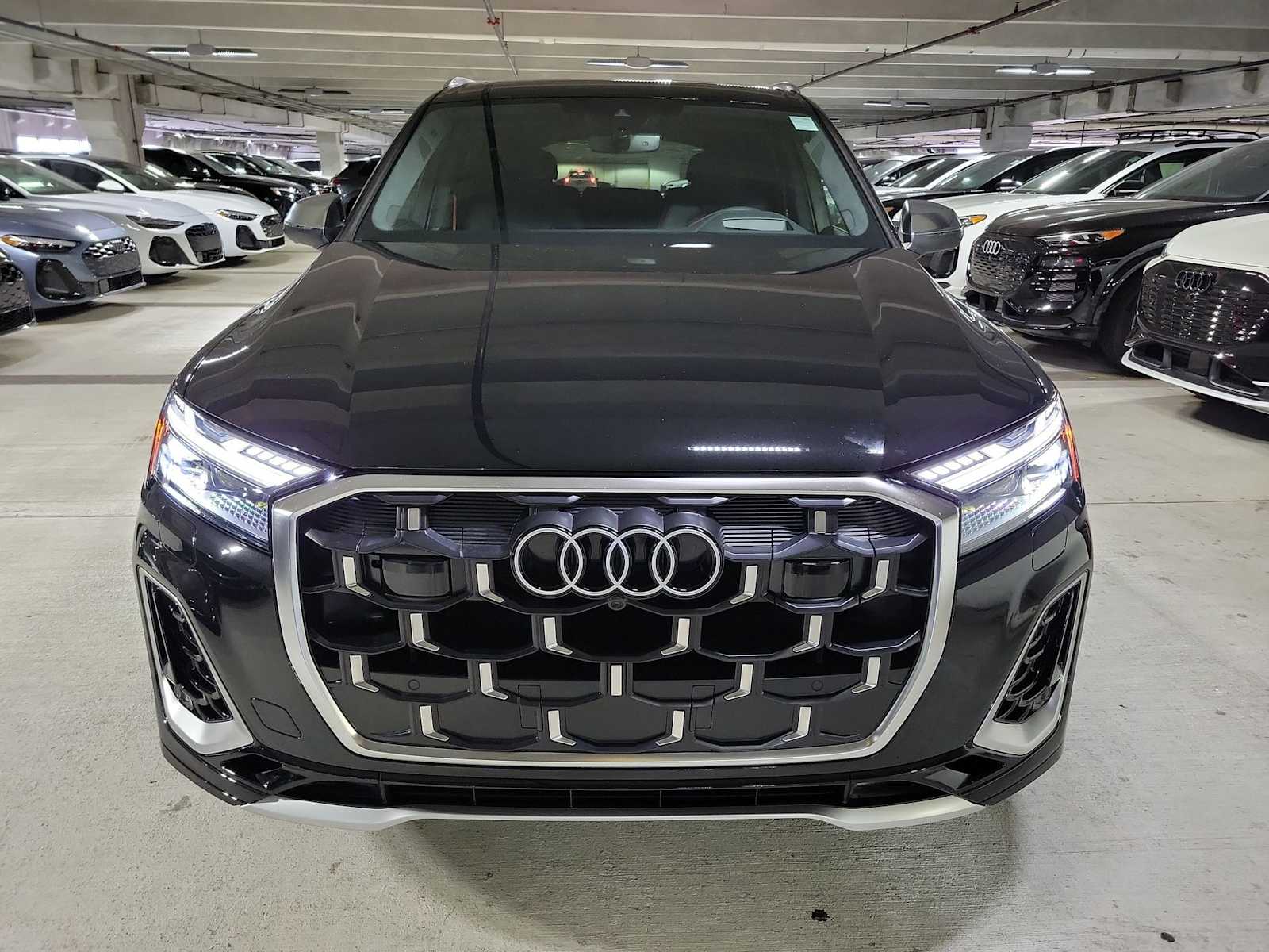 Thumbnail: 2026 Audi SQ7 - 8