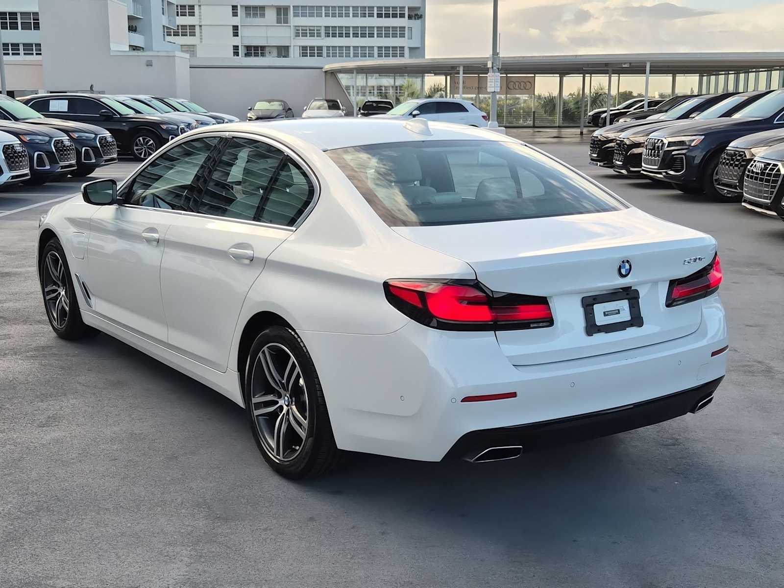 Thumbnail: 2021 BMW 5 Series - 4