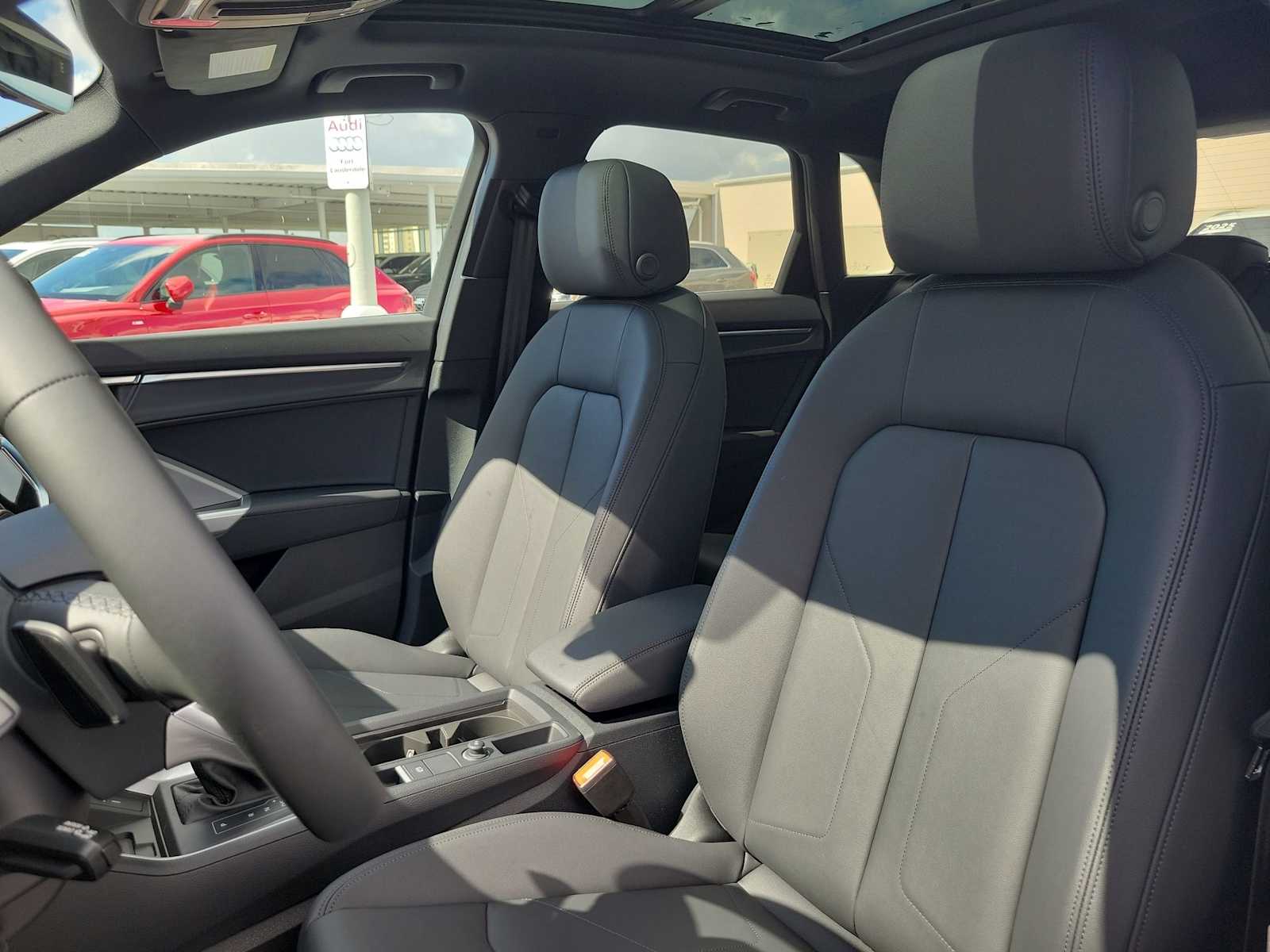 Thumbnail: 2025 Audi Q3 - 15