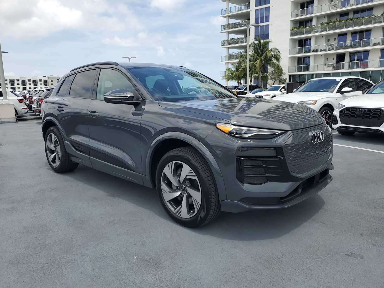 2025 Audi Q6 e-tron Premium 8