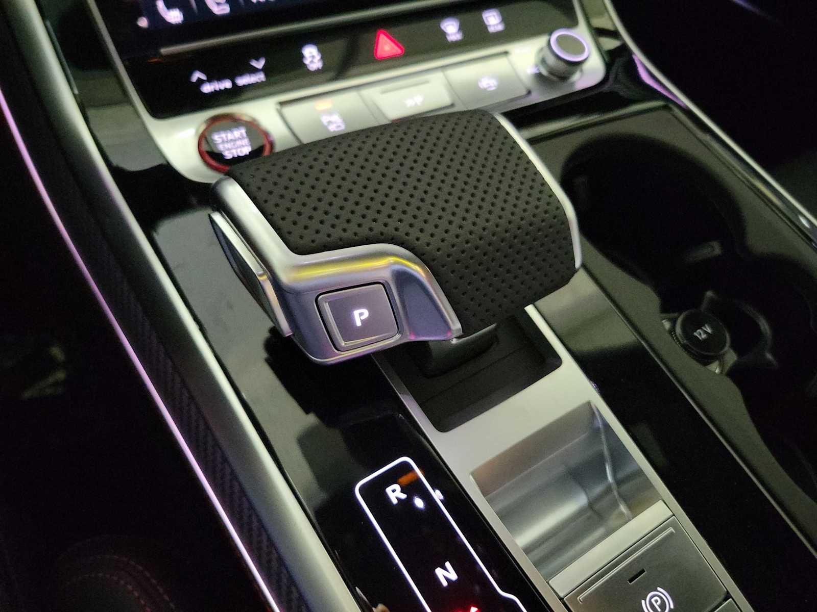 Thumbnail: 2026 Audi SQ7 - 25