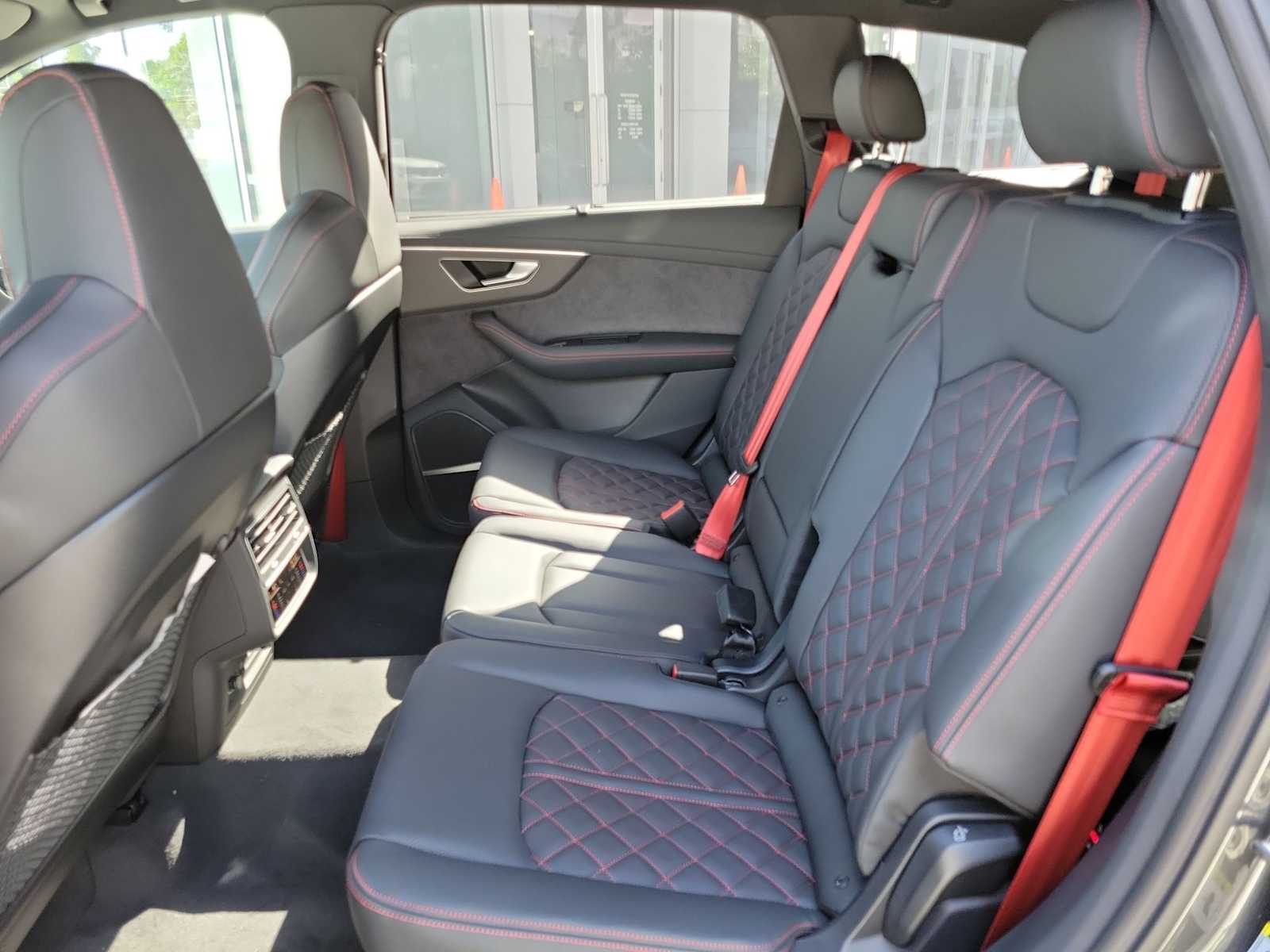 Thumbnail: 2026 Audi Q7 - 19