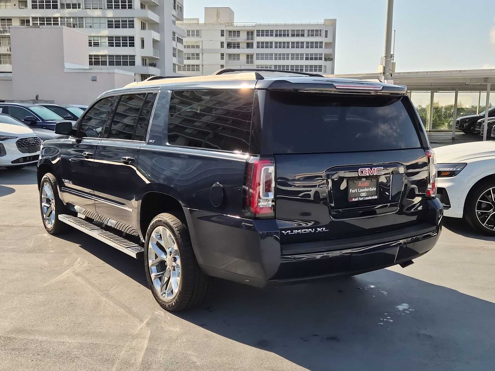 Thumbnail: 2019 GMC Yukon XL - 4