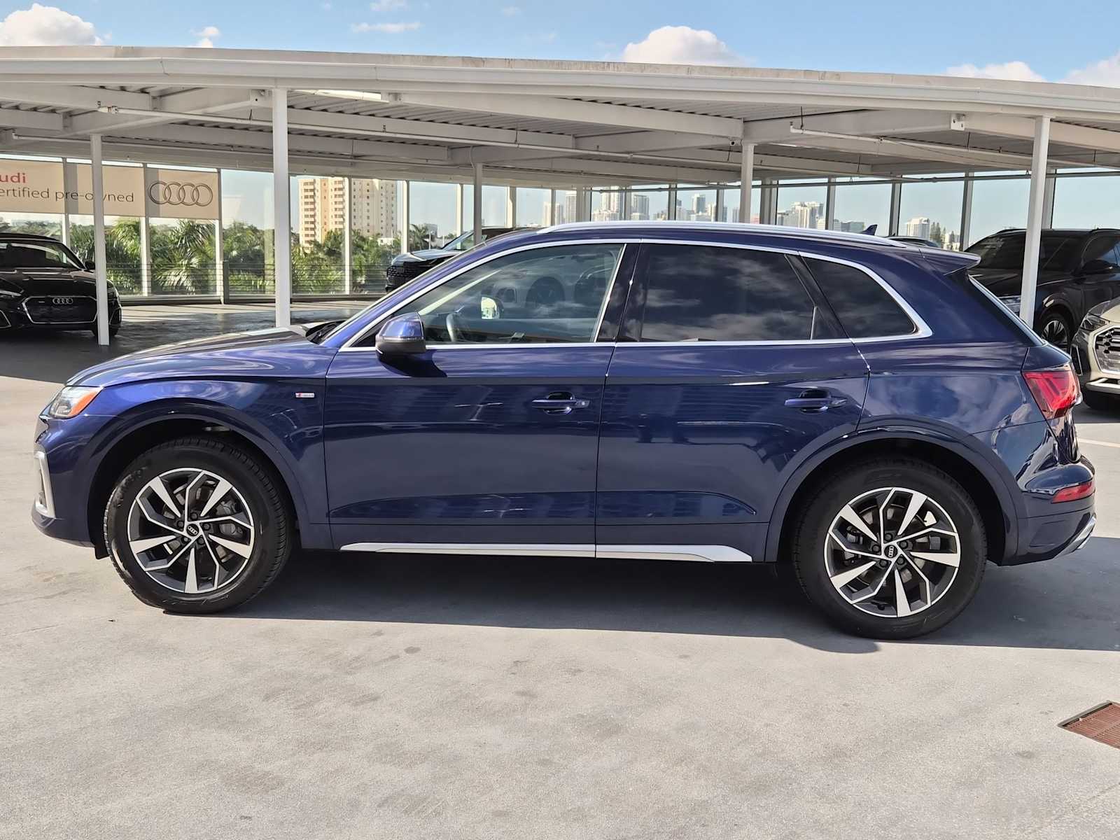 Thumbnail: 2022 Audi Q5 - 3