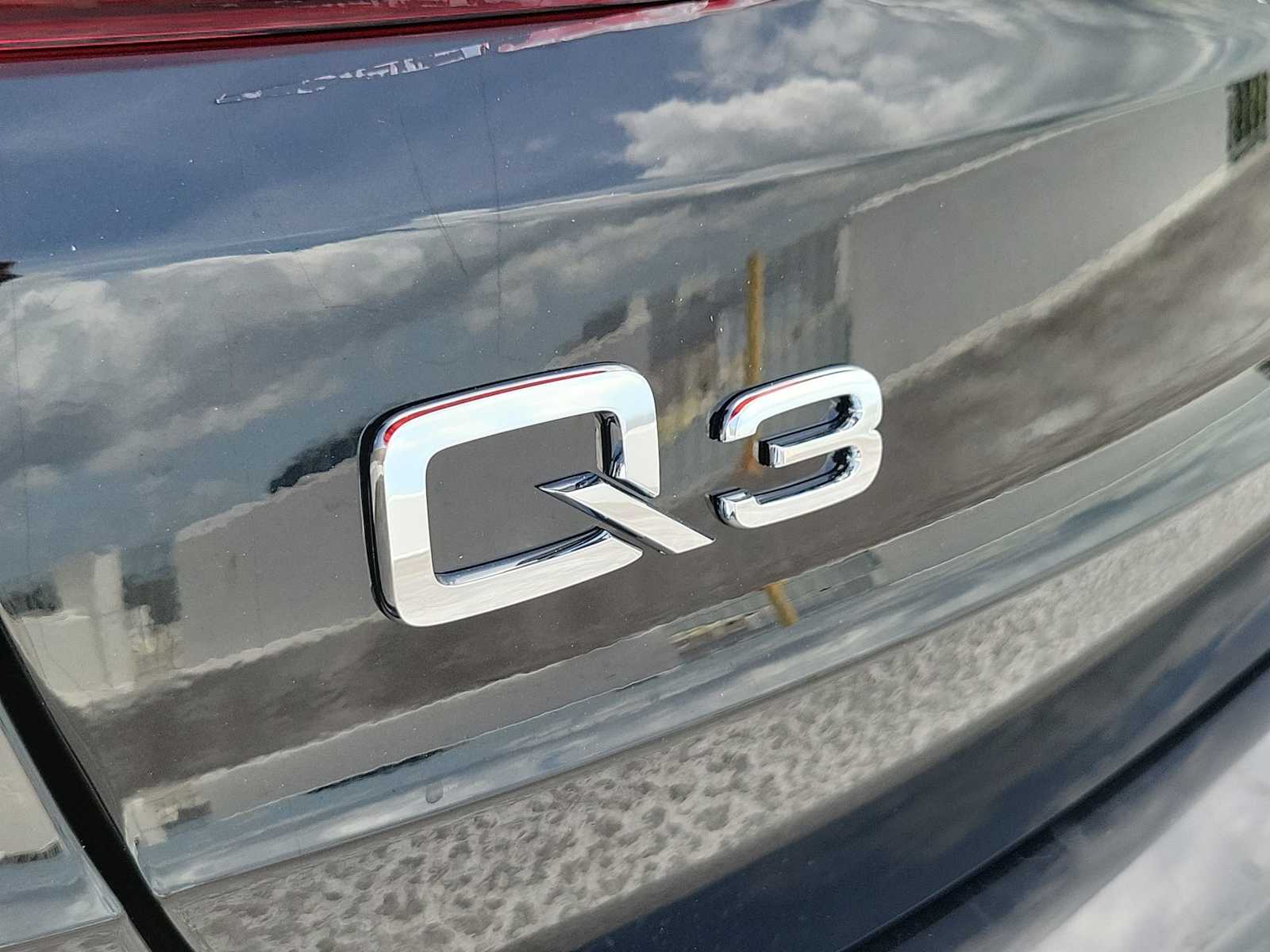 Thumbnail: 2025 Audi Q3 - 10