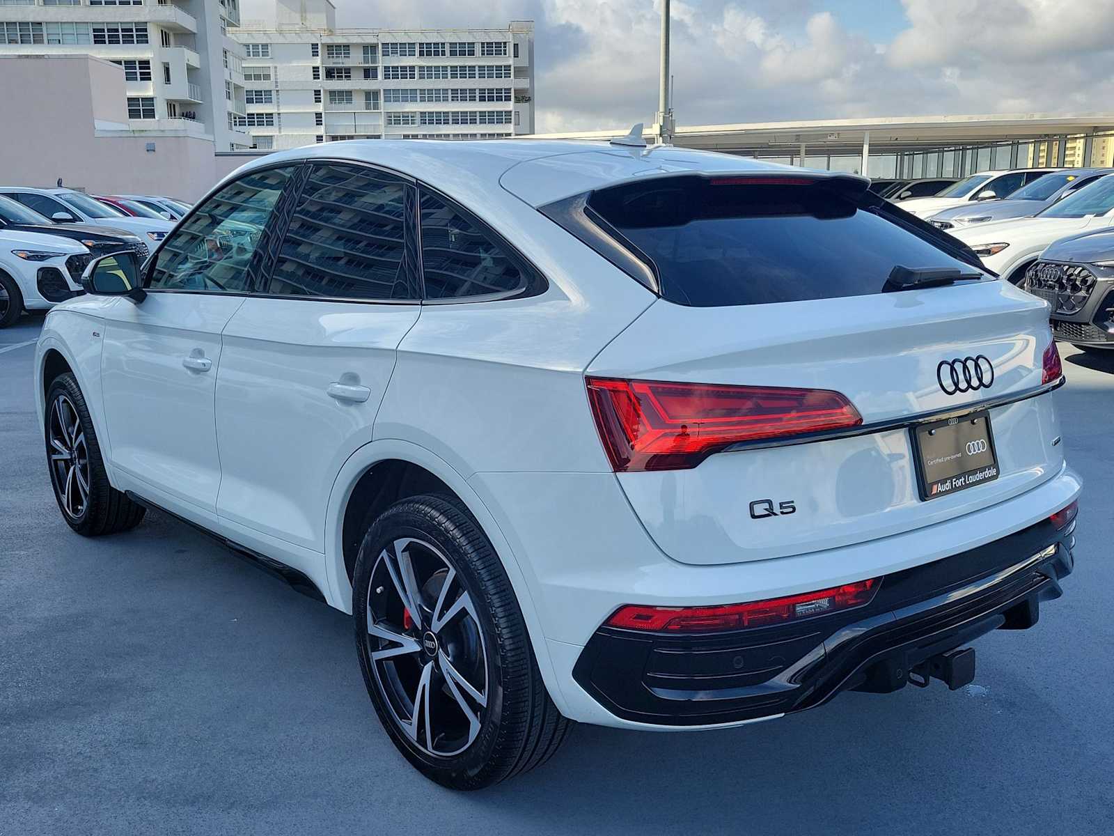 Thumbnail: 2025 Audi Q5 - 4