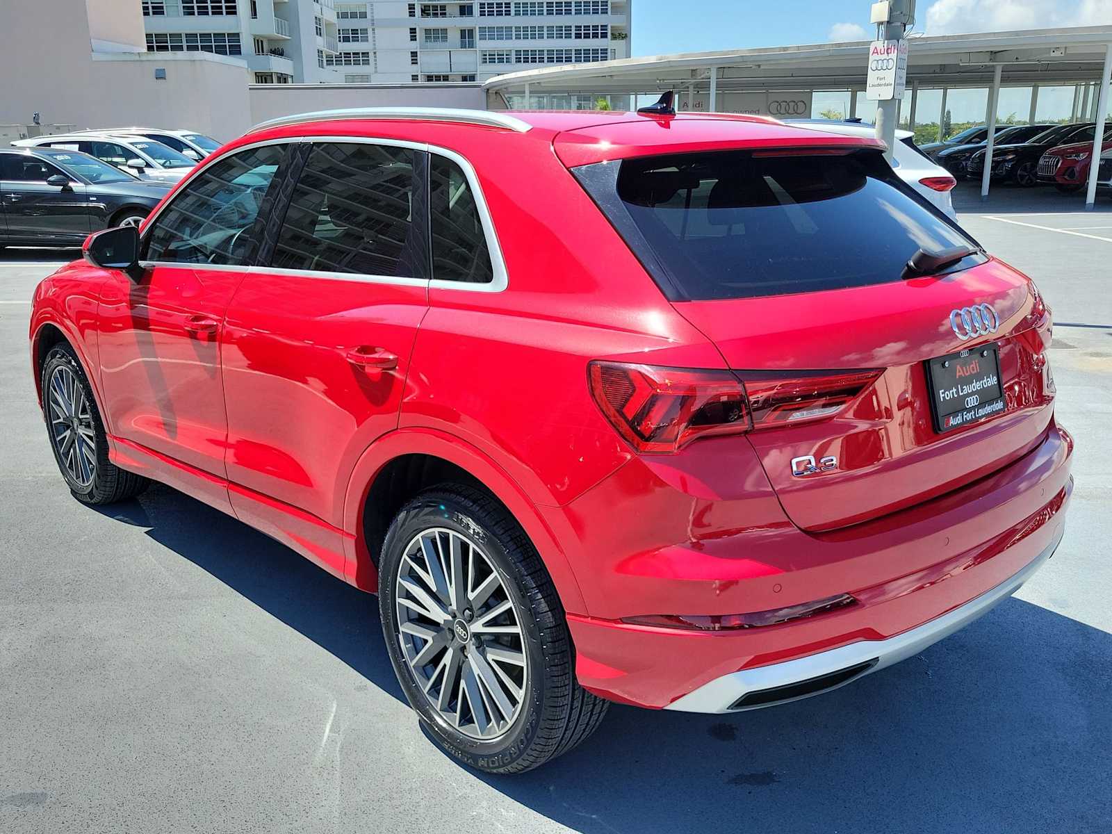 Thumbnail: 2021 Audi Q3 - 4