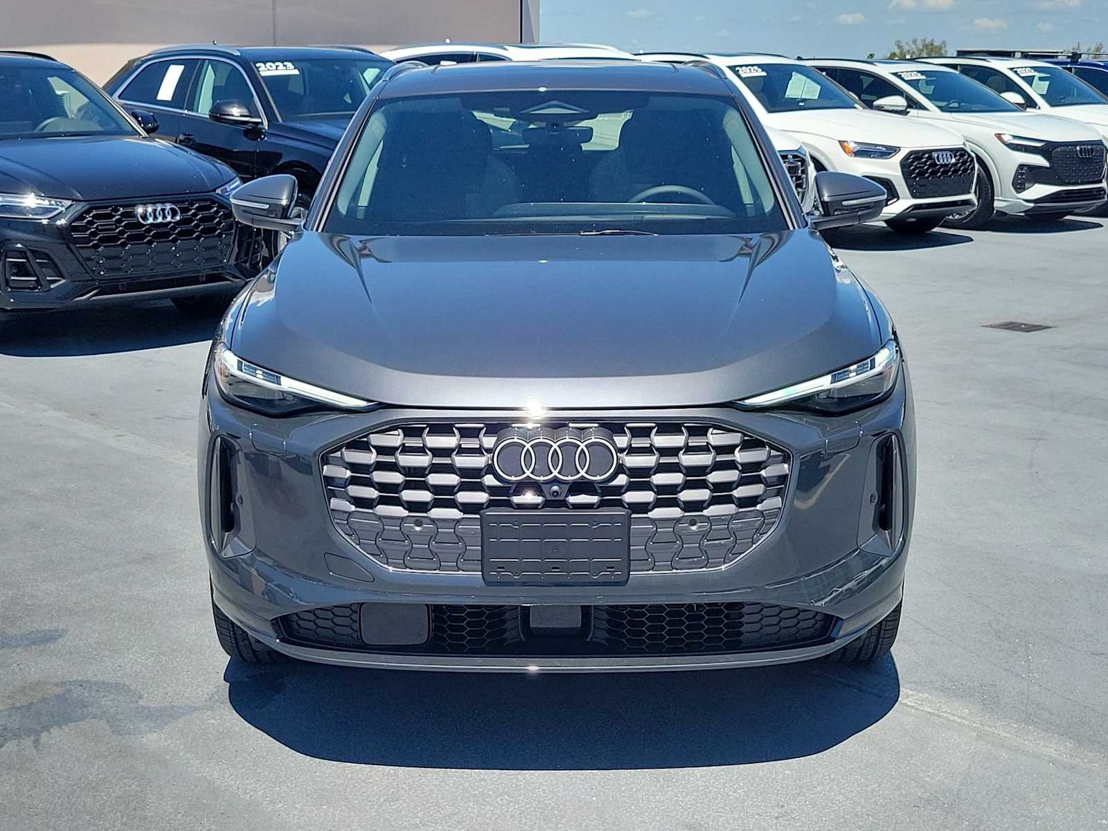 Thumbnail: 2025 Audi Q5 - 9