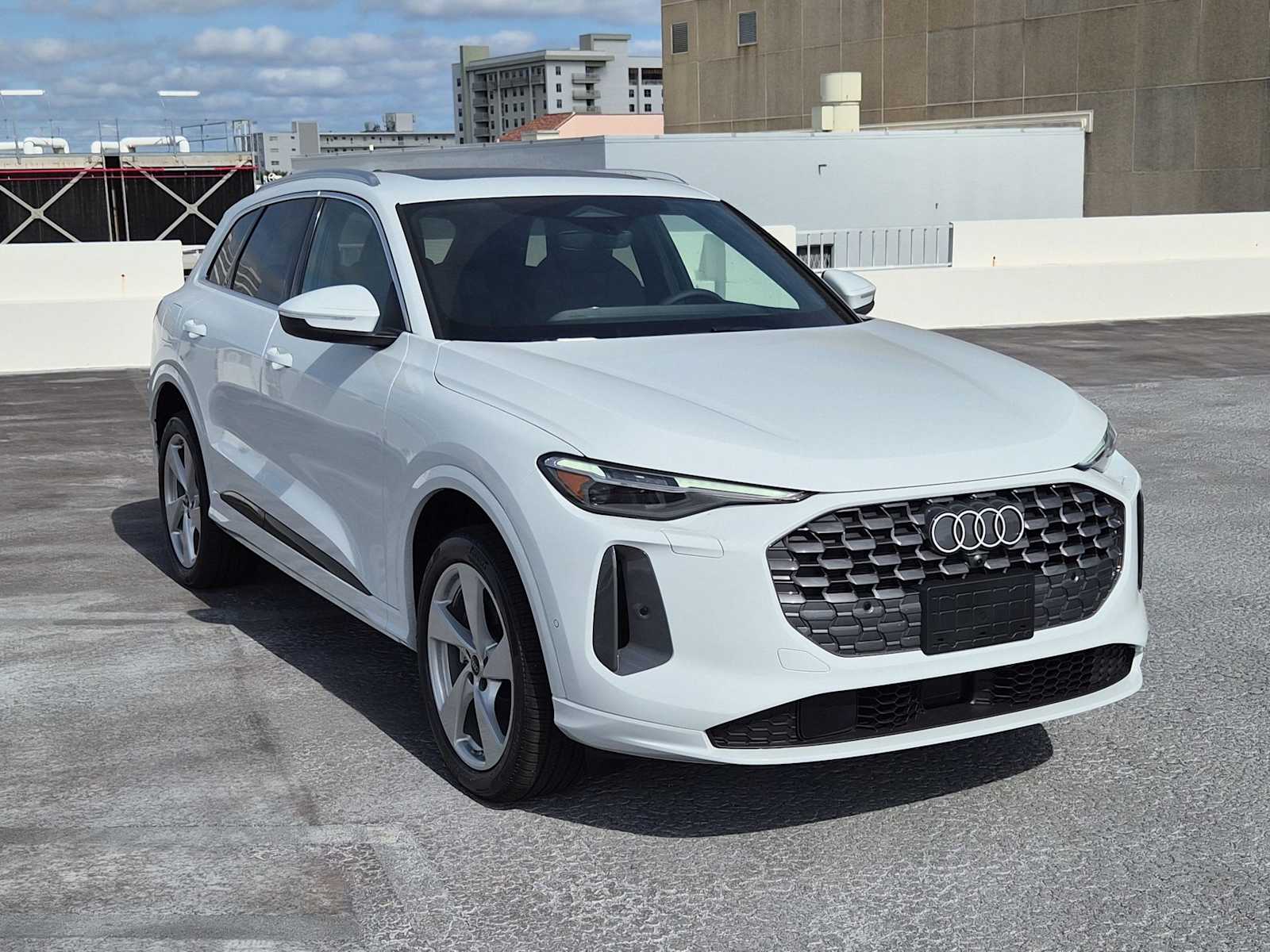 Thumbnail: 2025 Audi Q5 - 8