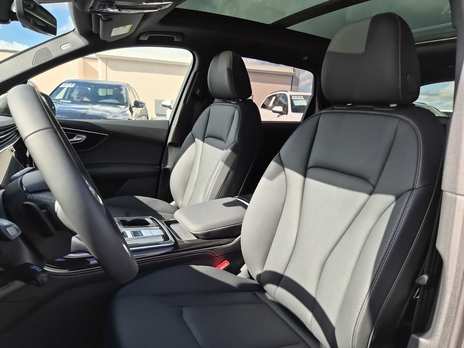 Thumbnail: 2026 Audi Q7 - 15