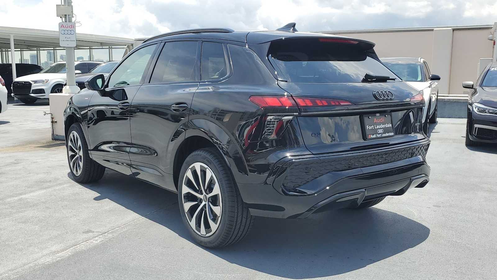 Thumbnail: 2026 Audi Q3 - 4