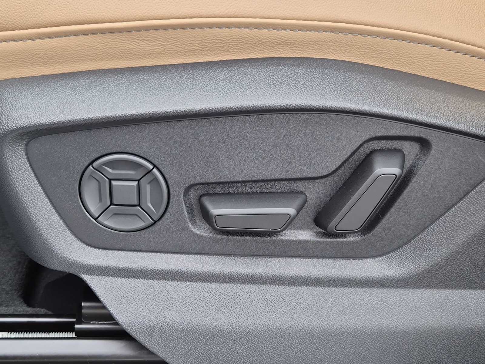 Thumbnail: 2026 Audi Q7 - 16