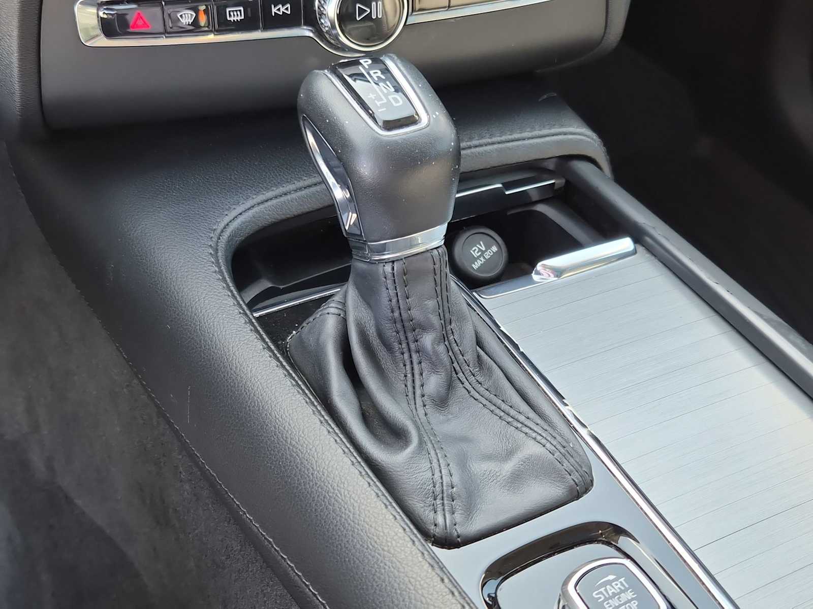 Thumbnail: 2021 Volvo XC90 - 25