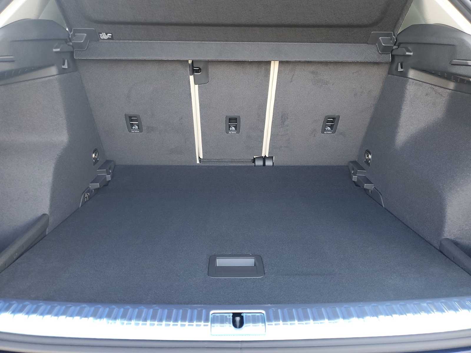 Thumbnail: 2025 Audi Q3 - 23