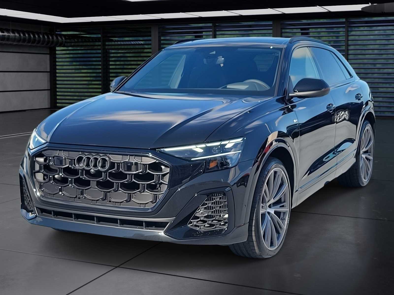 Thumbnail: 2026 Audi Q8 - 1