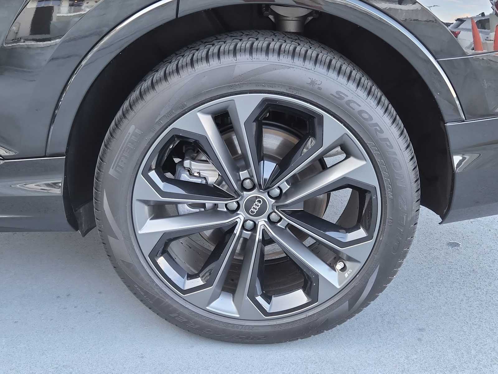 Thumbnail: 2025 Audi Q7 - 12