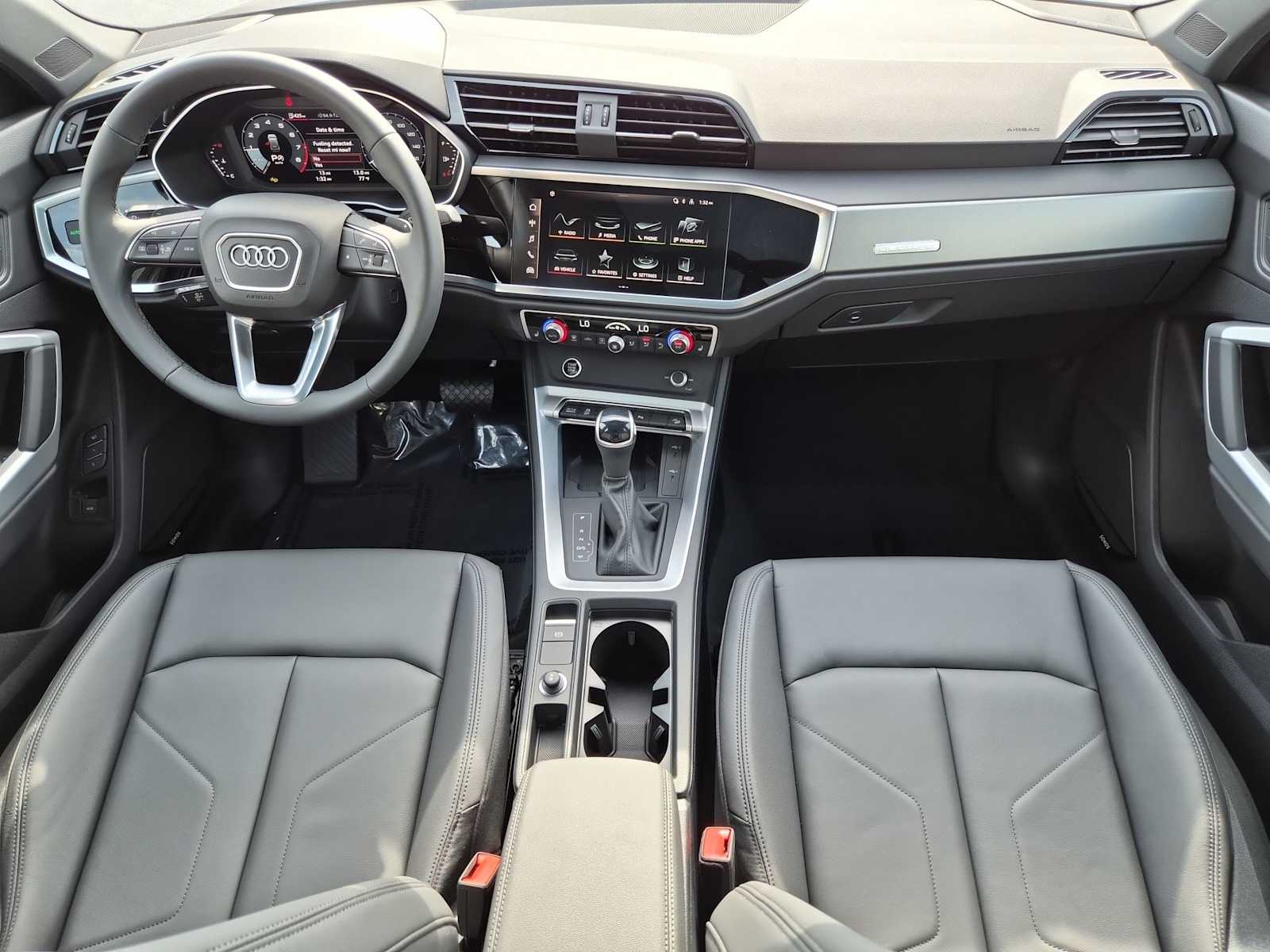 Thumbnail: 2025 Audi Q3 - 14