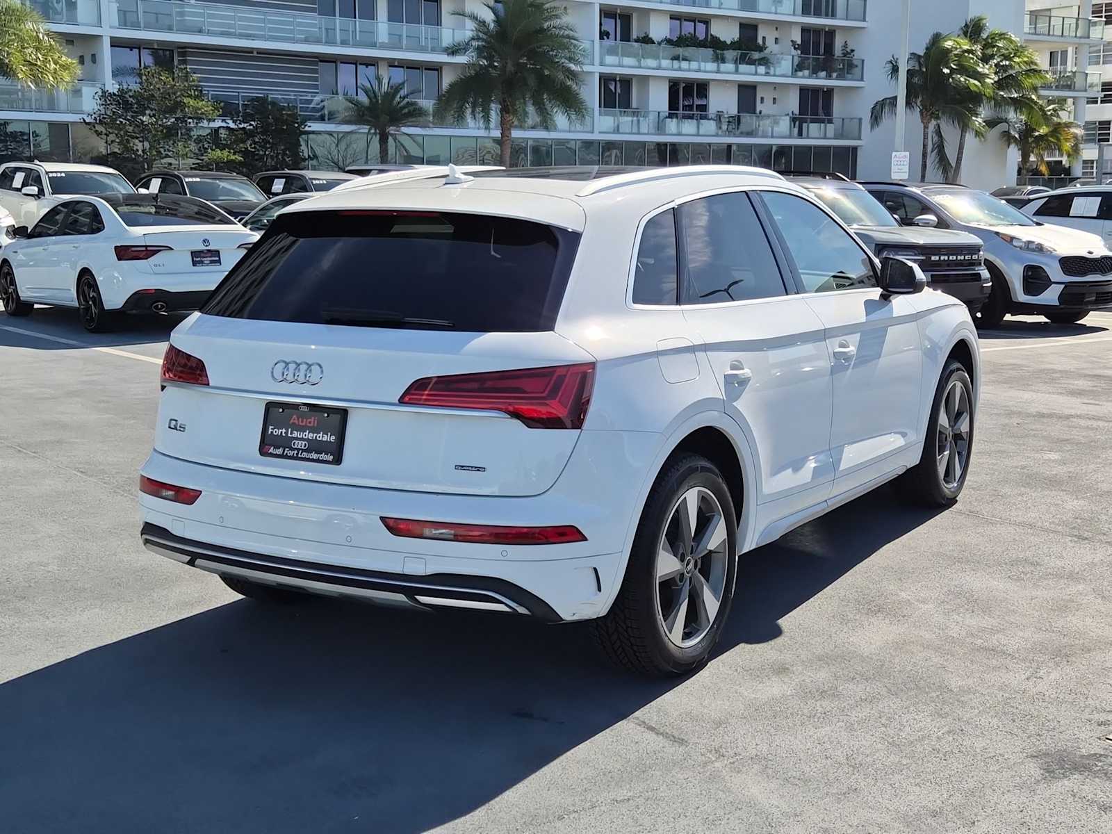 Thumbnail: 2022 Audi Q5 - 6