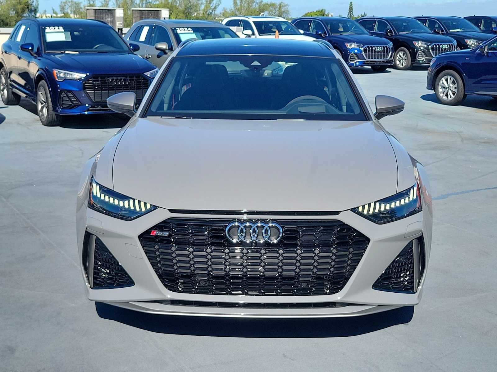 Thumbnail: 2026 Audi RS 6 - 9