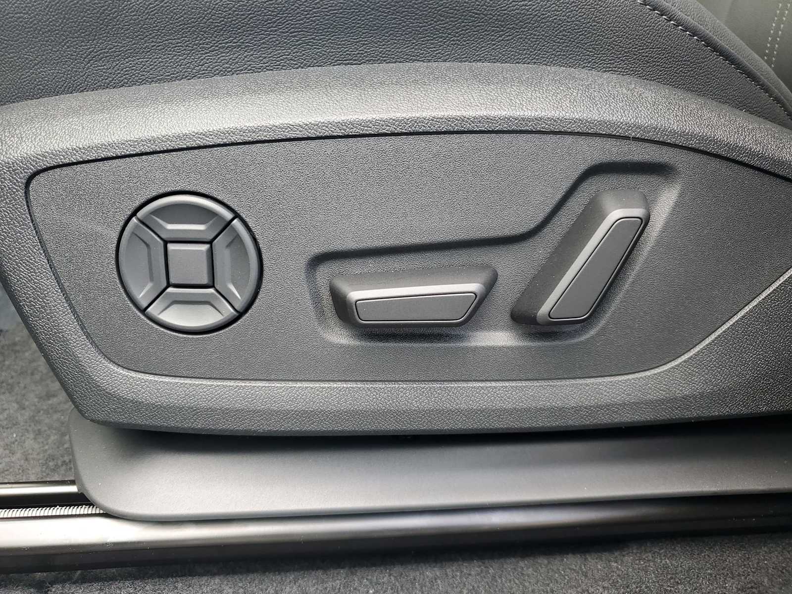 2025 Audi Q6 e-tron Premium 13