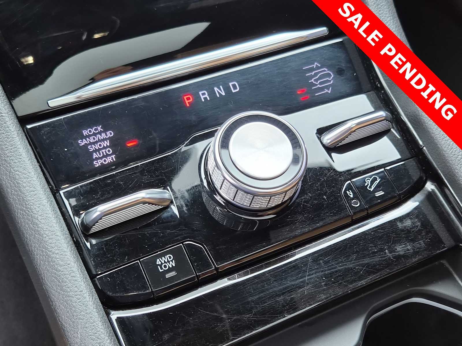 Thumbnail: 2022 Jeep Grand Cherokee - 25