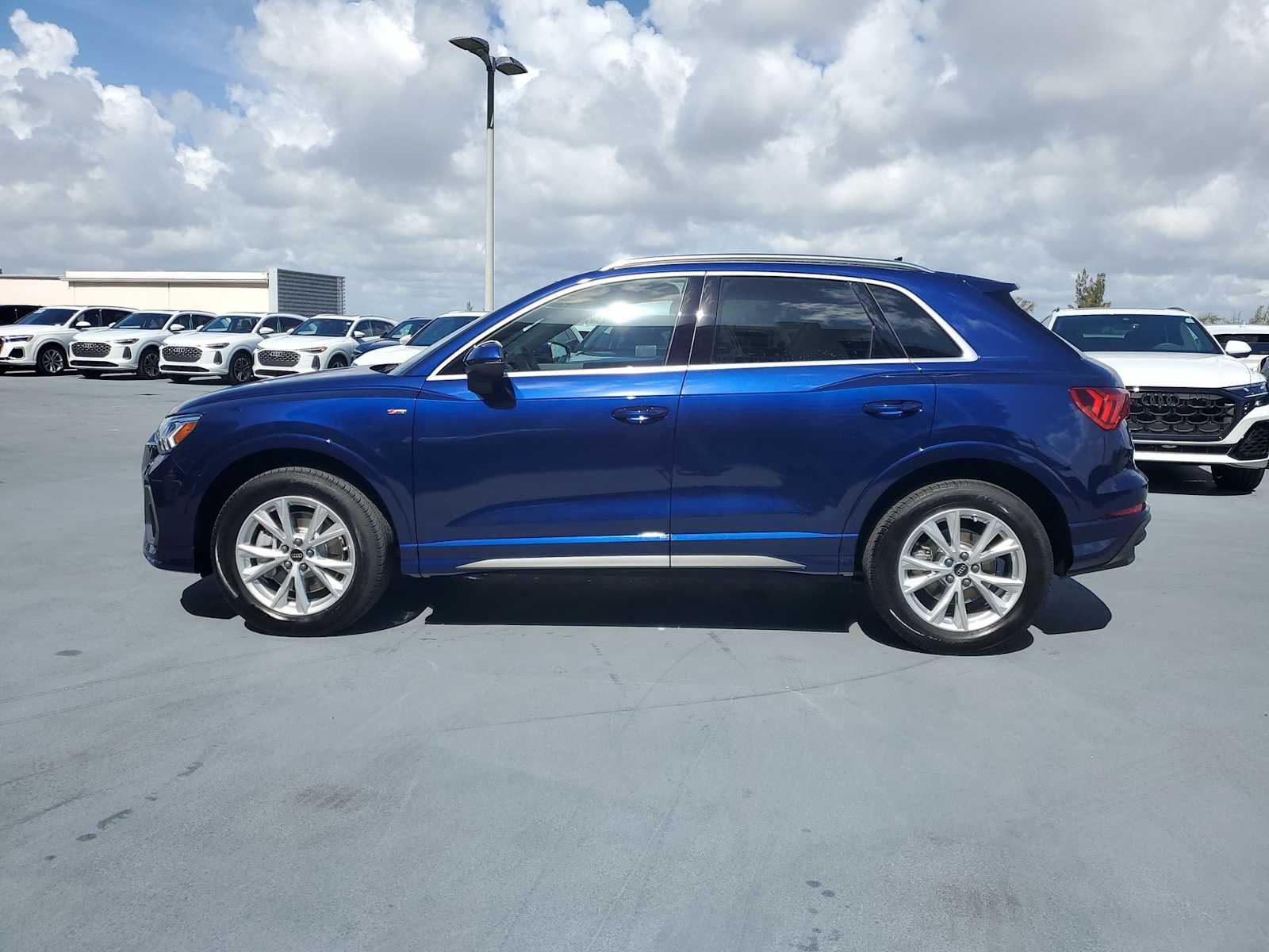 Thumbnail: 2025 Audi Q3 - 3