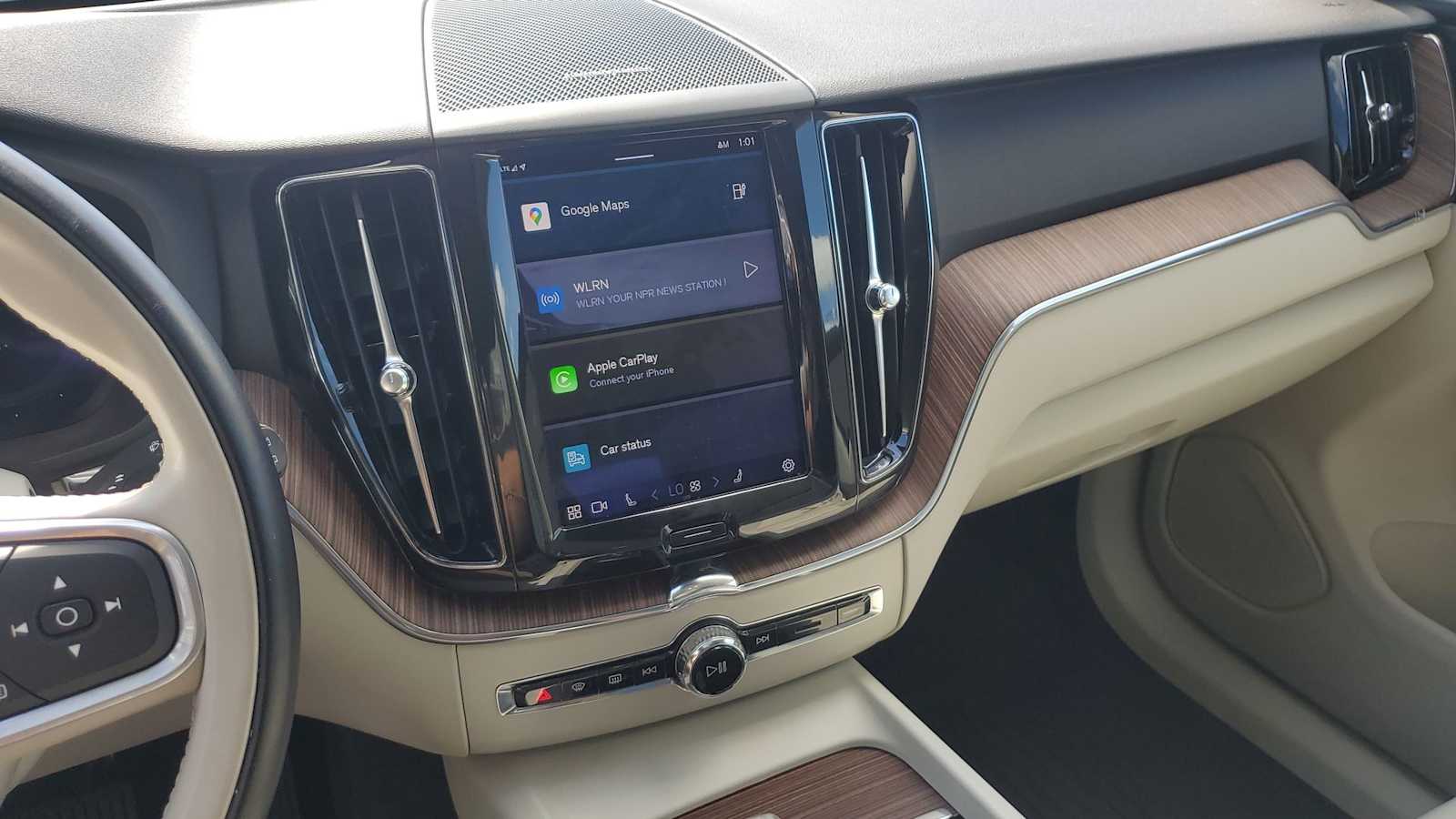 Thumbnail: 2022 Volvo XC60 - 28