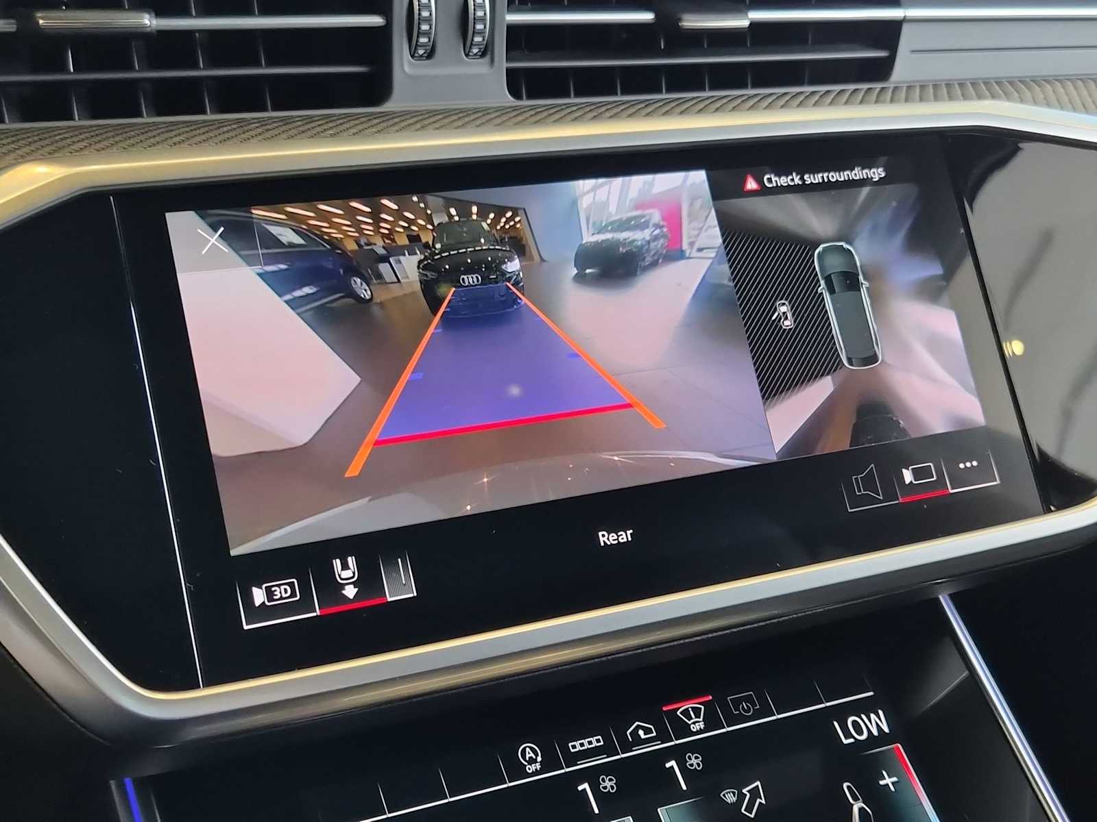 Thumbnail: 2021 Audi RS 6 - 24