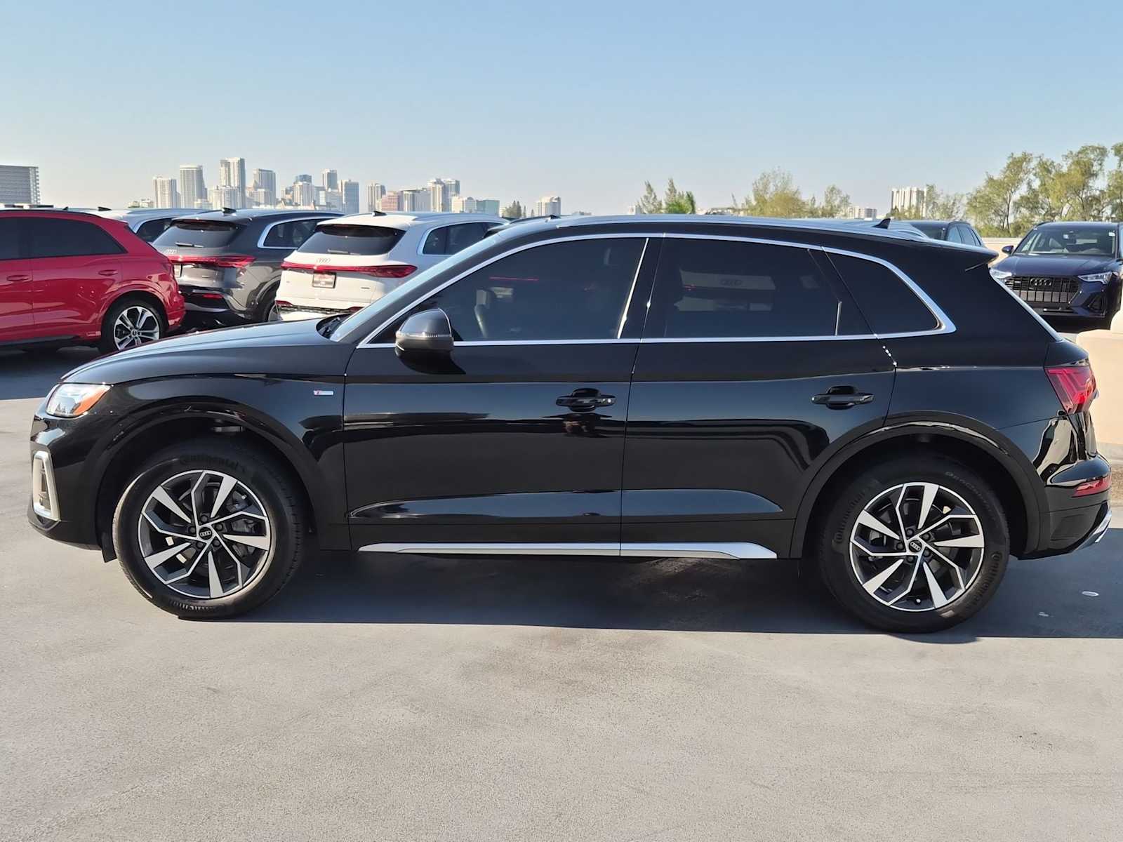 Thumbnail: 2023 Audi Q5 - 3