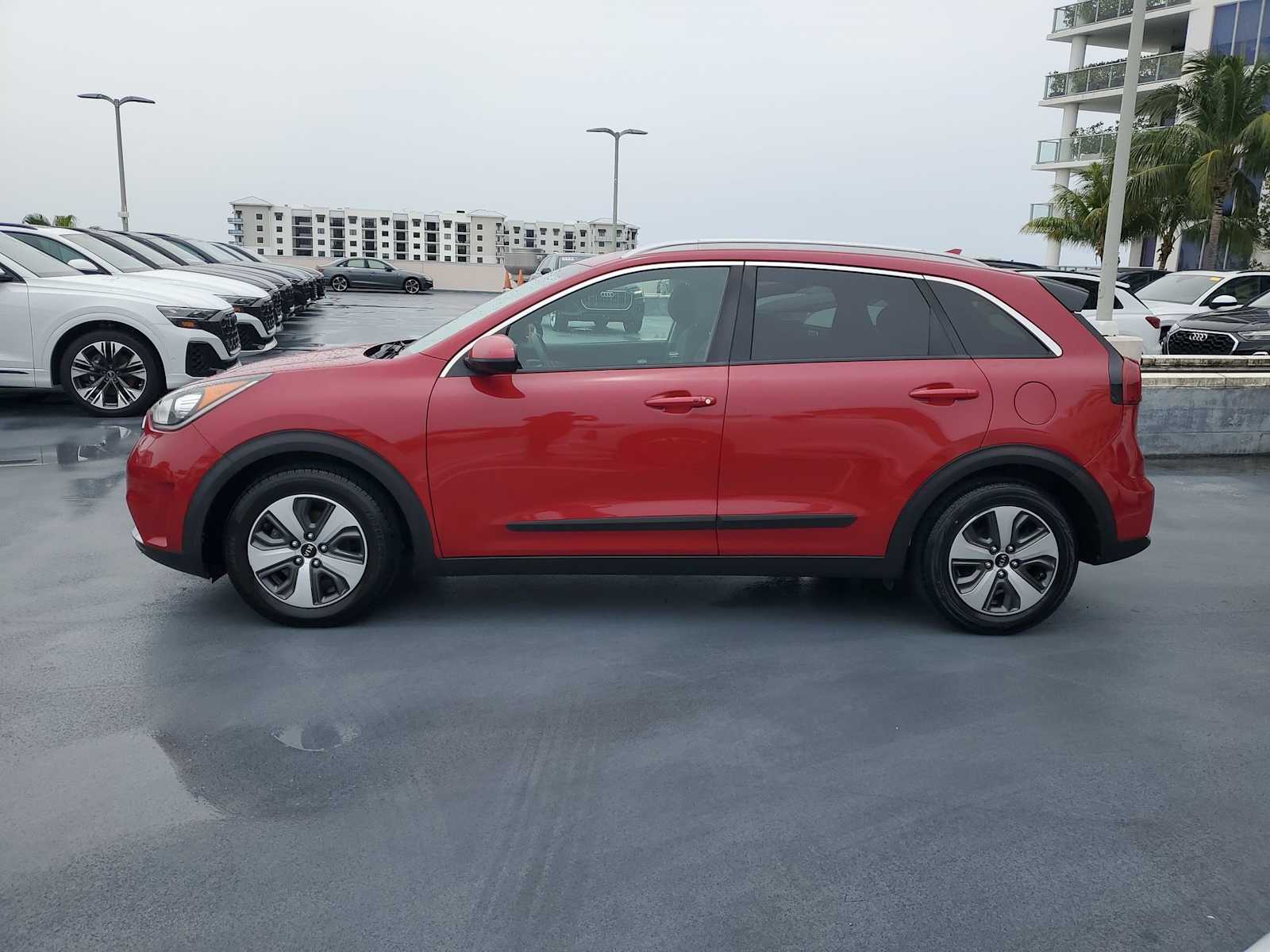 Thumbnail: 2018 Kia Niro - 3