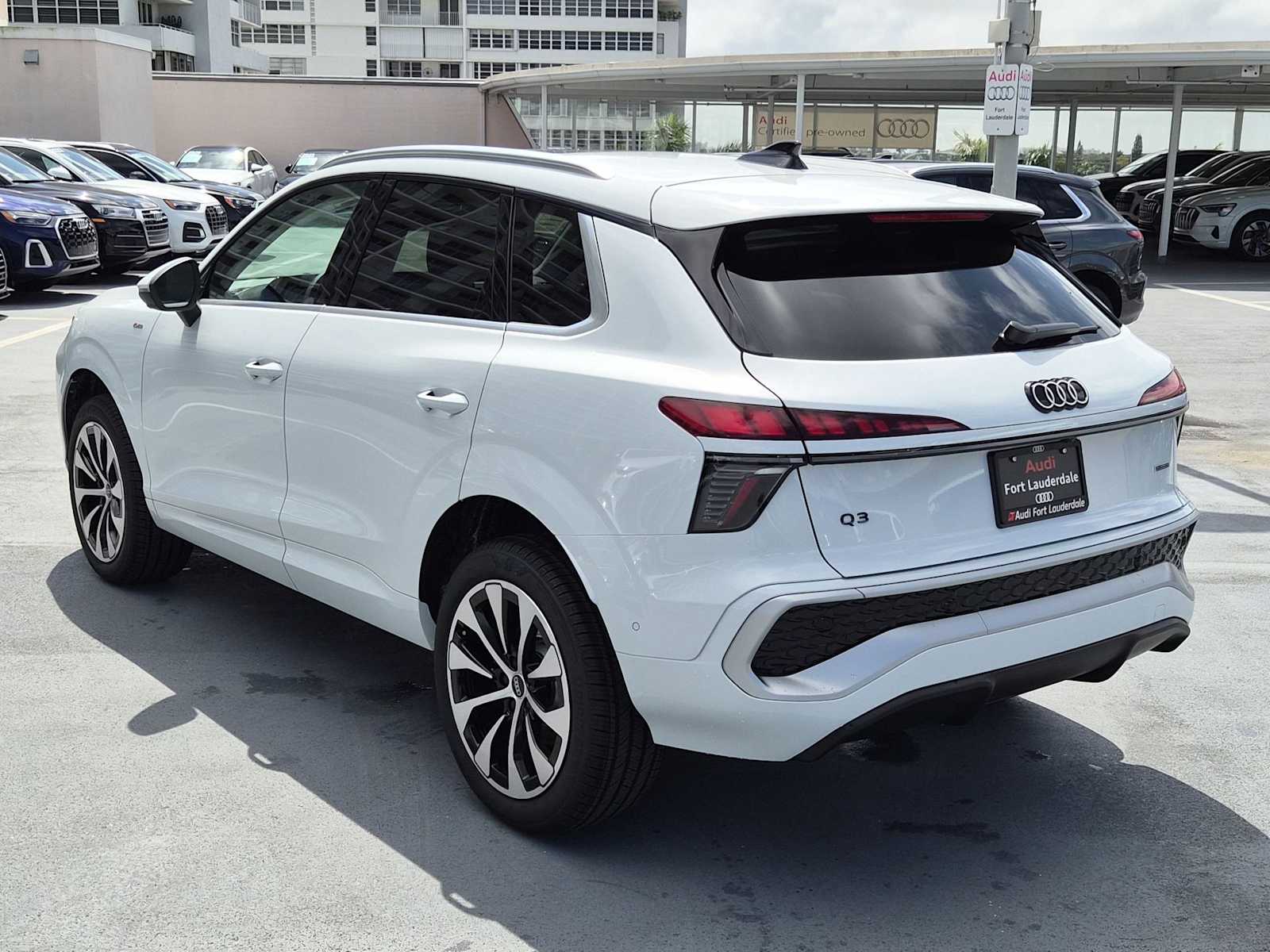 Thumbnail: 2026 Audi Q3 - 4