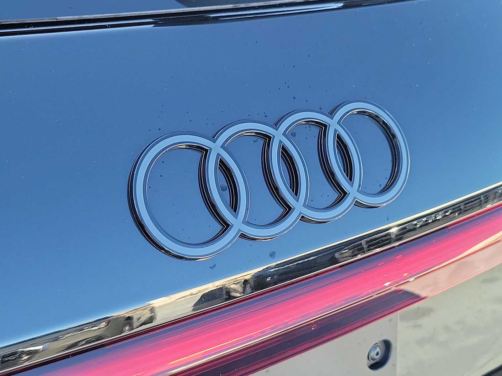 Thumbnail: 2025 Audi SQ6 e-tron - 10