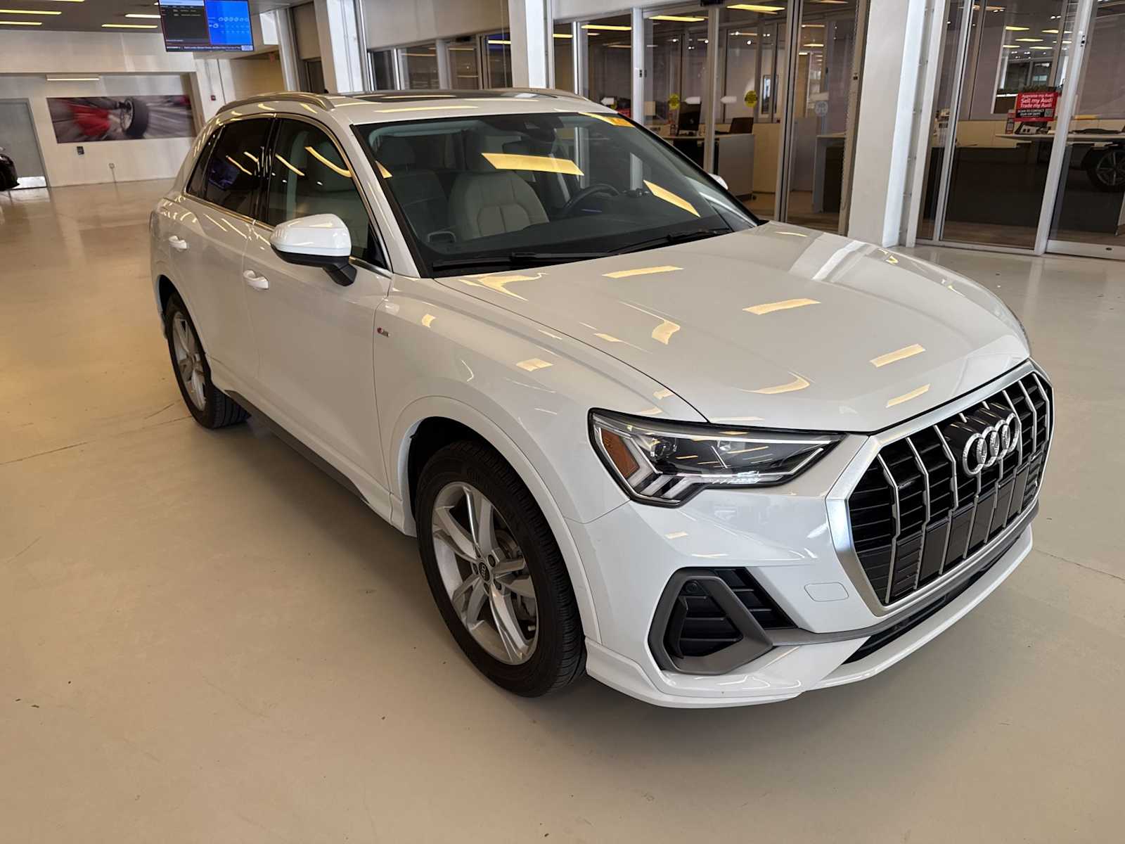 Thumbnail: 2022 Audi Q3 - 1