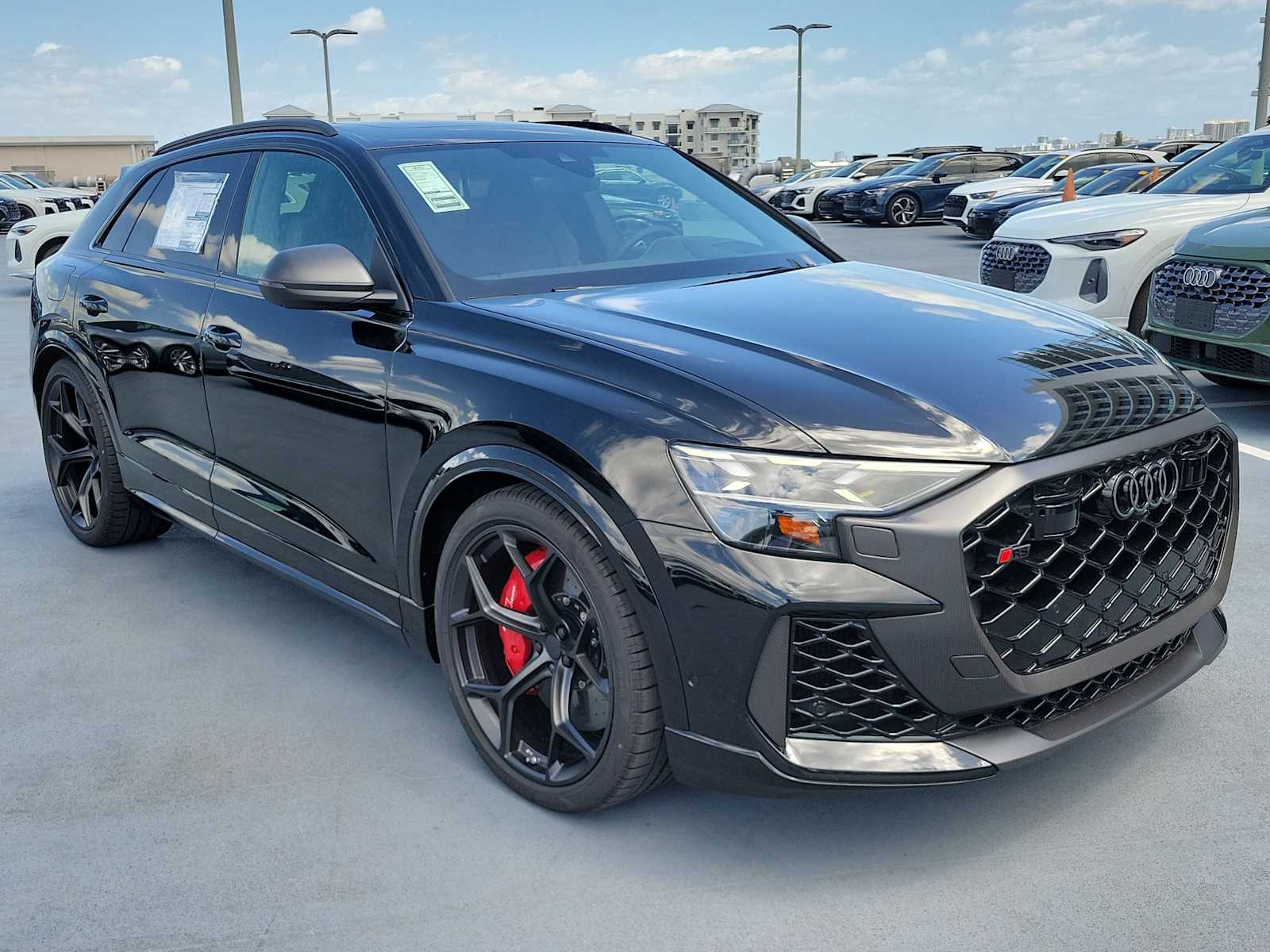 Thumbnail: 2026 Audi RS Q8 - 8