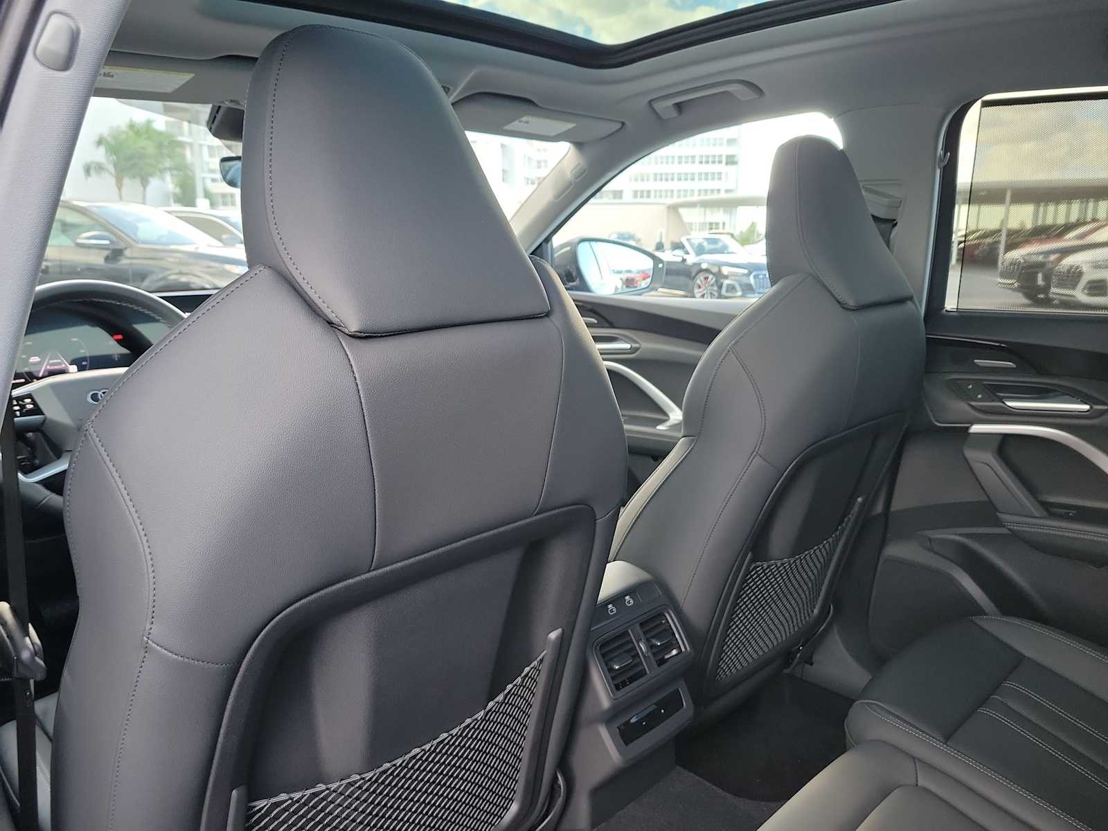 Thumbnail: 2025 Audi Q5 - 17