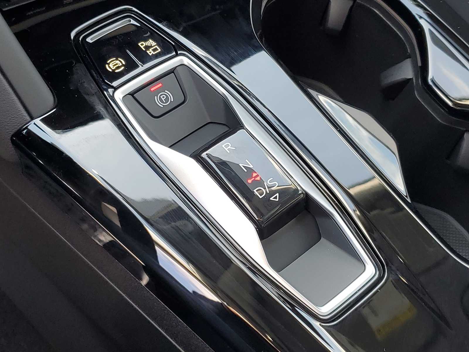 Thumbnail: 2025 Audi Q5 - 25