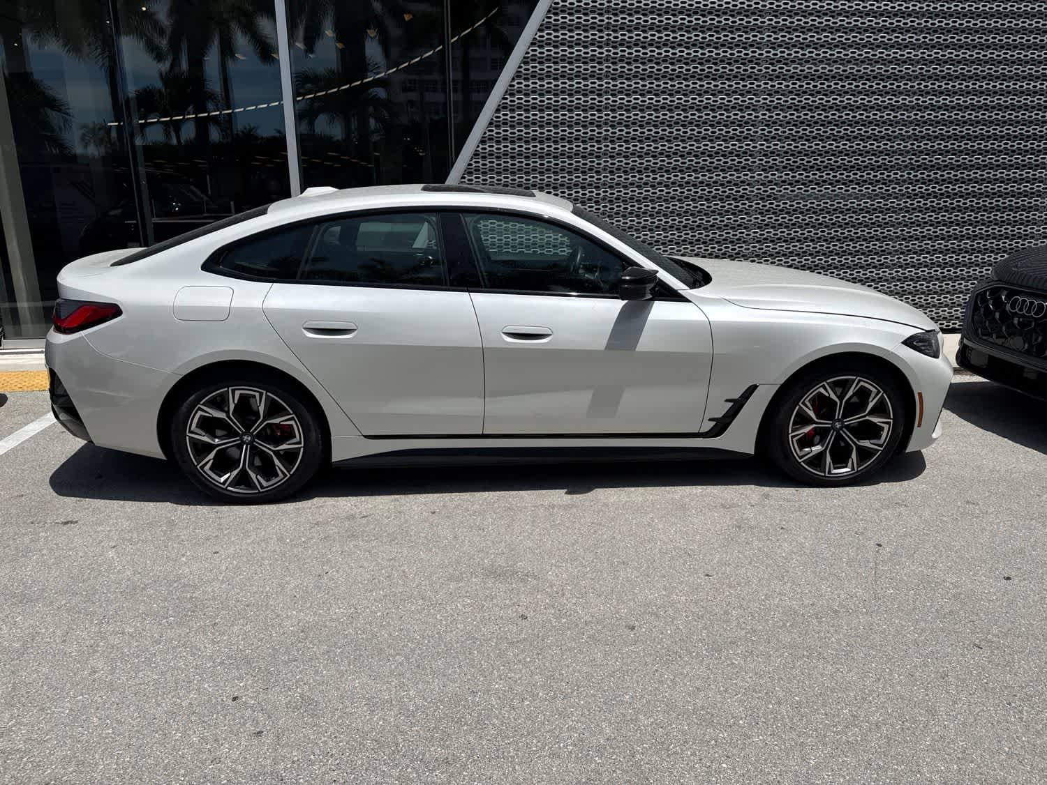 Thumbnail: 2023 BMW i4 - 2